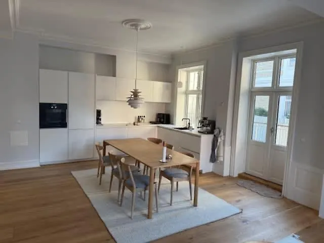 Exclusive Frederiksberg Apartment With 3 Bedrooms