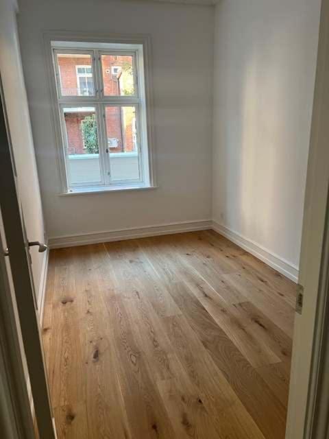 Exclusive Frederiksberg With 3 Bedrooms Leilighet København